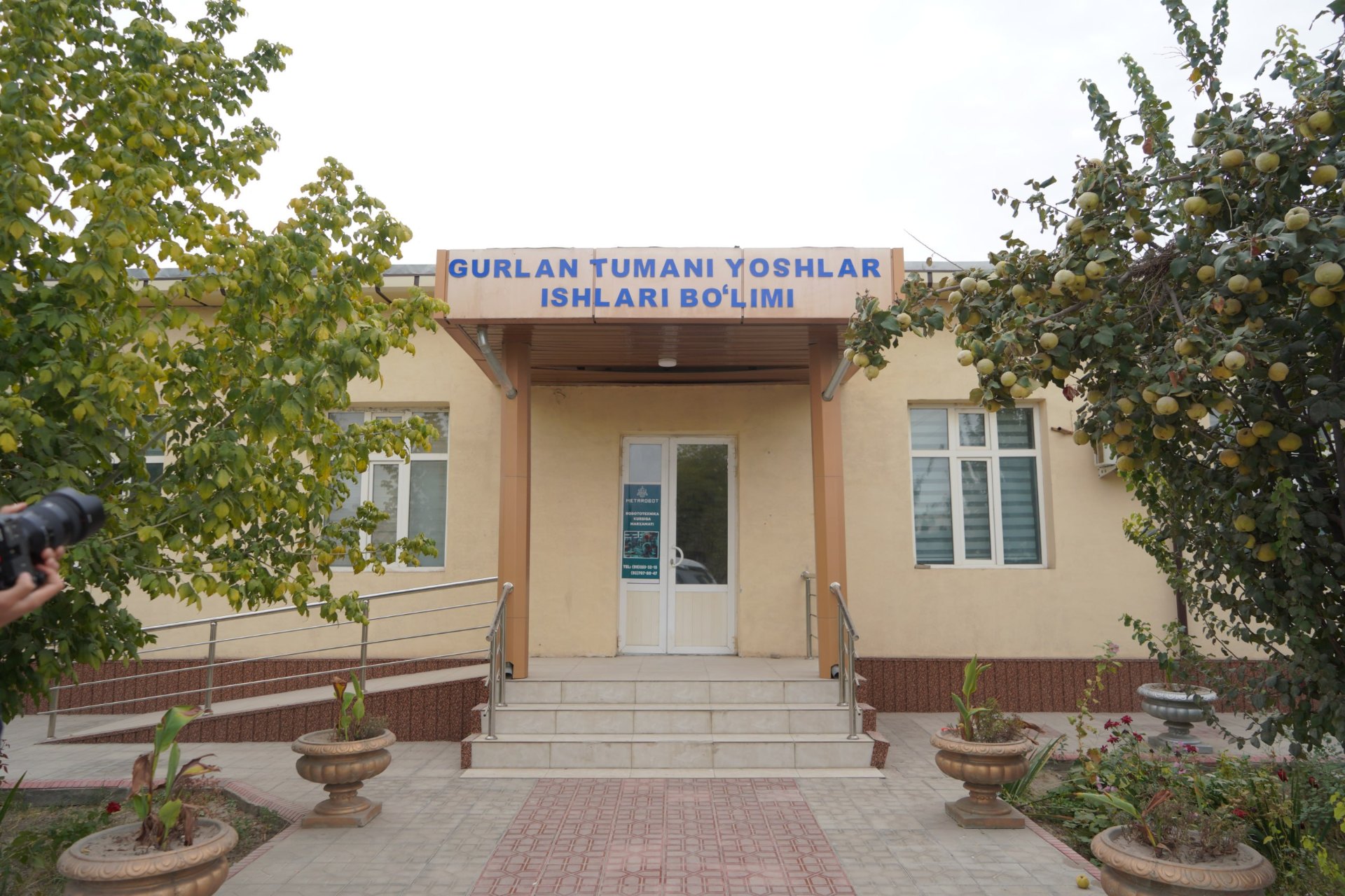 Xorazm viloyati Yoshlar ishlari boshqarmasi boshlig‘i Bobur Olimov Gurlan tumaniga tashrif buyurib, tuman Yoshlar ishlari bo‘limi hamda shtab faoliyati bilan tanishdi.