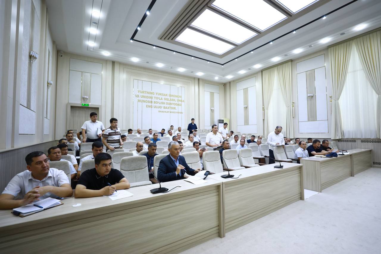 Bugun Bog‘ot tuman hokimligida yoshlar bandligini ta’minlash, ularni kasb-hunarga yo‘naltirish va ishsizlikning oldini olish masalalariga bag‘ishlangan yig‘ilish o‘tkazildi.